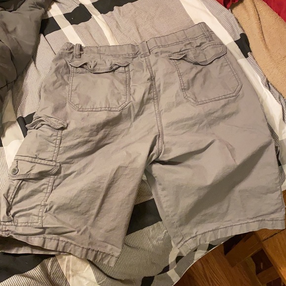 IRON CO - Picture 3 of 4